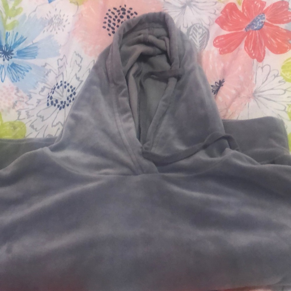 Crop top gray hoodie.